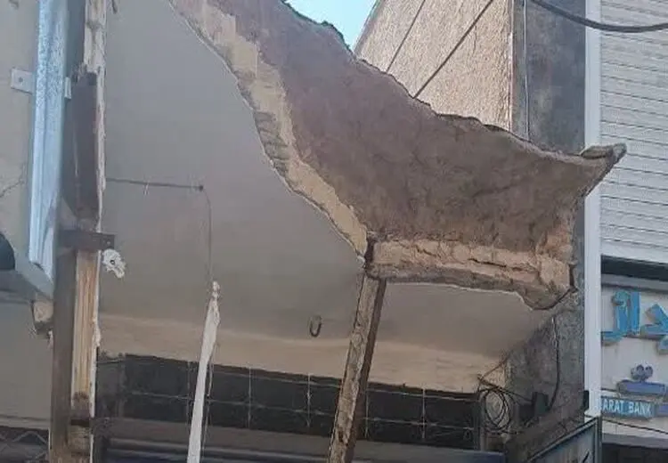 مرگ کودک پنج ماهه بر اثر ریزش سقف در پیاده رو