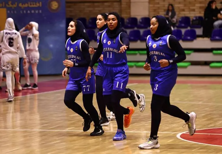 عضو آمریکایی باشگاه استقلال هنوز ایران را ترک نکرده است!