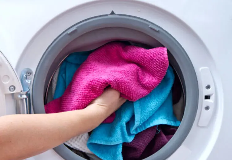 این پارچه خودتمیزشونده نیاز به مواد شوینده را از بین می‌برد!