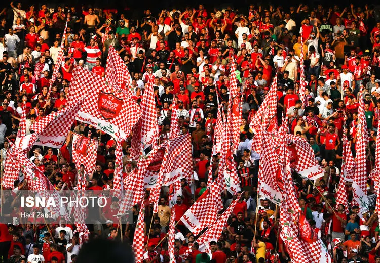 شعار هواداران پرسپولیس علیه درویش