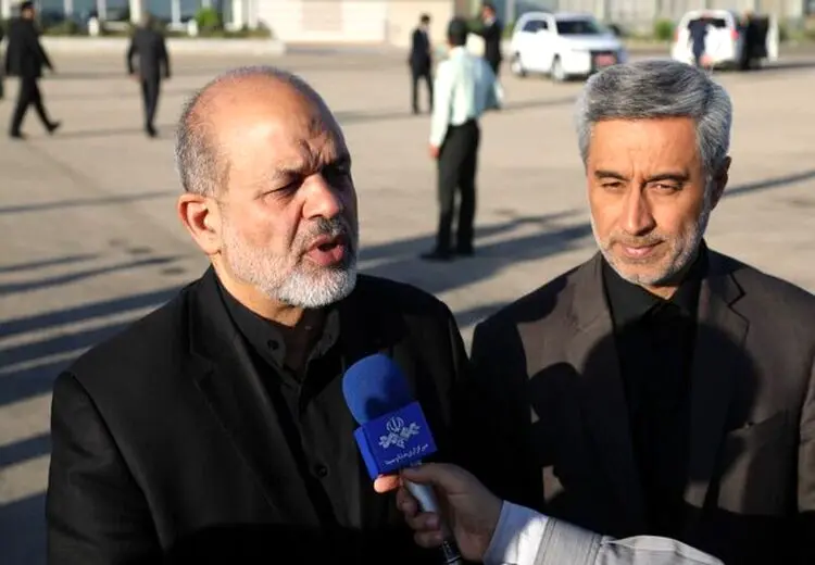 وزیر کشور: نیاز باشد به آن سوی مرز اتوبوس اعزام می‌شود​