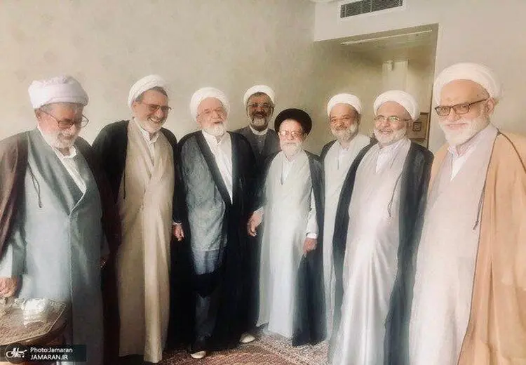دیدار اعضای شورای مرکزی مجمع مدرسین و محققین حوزه علمیه قم با مهدی کروبی + عکس