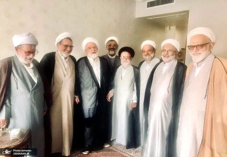دیدار اعضای شورای مرکزی مجمع مدرسین و محققین حوزه علمیه قم با مهدی کروبی + عکس