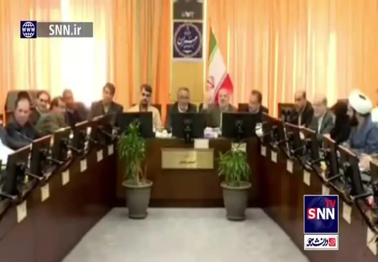 درگیری لفظی نمایندگان و وزیر آموزش و پرورش بر سر حادثه اتوبوس دانش‌آموزان/ آقای وزیر چرا متوجه نیستید، ۴ دانش آموز فوت کرده است؟!

