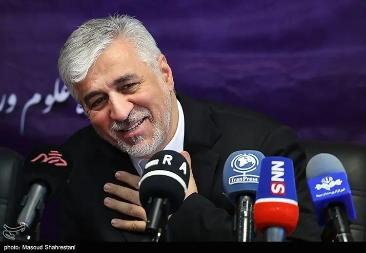تکذیب کمک 150 میلیاردی به پرسپولیس/ وزیر ورزش: صندوق از این پولها ندارد