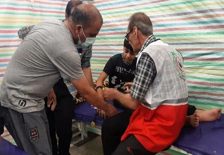 همکاری حشدالشعبی با هلال احمر 