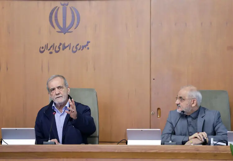 پزشکیان: آمریکا با مشاهده ناتوانی رژیم صهیونیستی، ناگزیر به میدان آمد