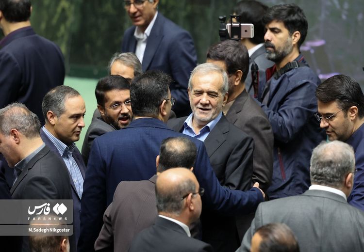 اعتراض نمایندگان تندرو به مصاحبه پزشکیان با خبرنگار آمریکایی + متن نامه 