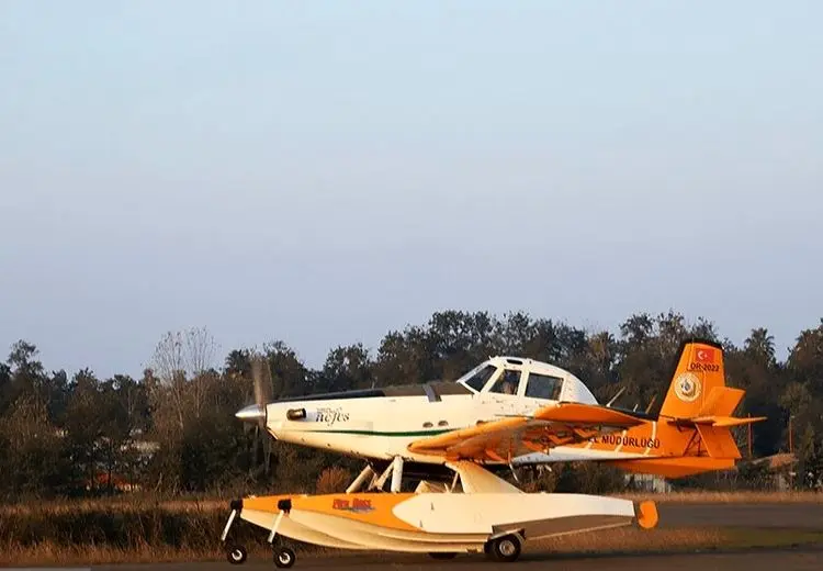 فرود هواپیماهای اطفاء حریق ترکیه در فرودگاه نوشهر + عکس
