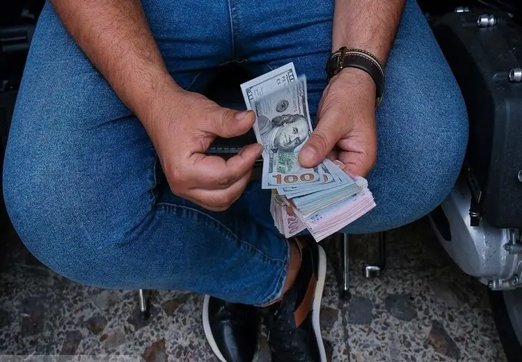 پیش‌بینی قیمت دلار ۱۲ اردیبهشت ۱۴۰۳