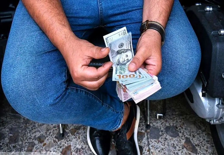 پیش‌بینی قیمت دلار ۱۲ اردیبهشت ۱۴۰۳