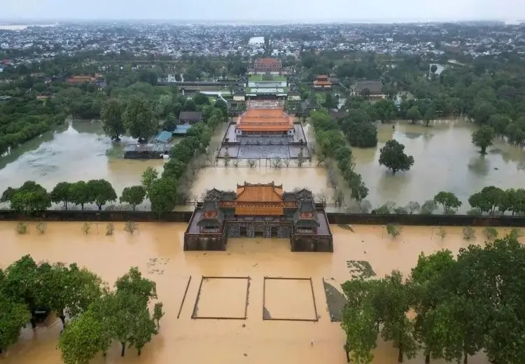 سیل در ویتنام جان ۱۰ نفر را گرفت