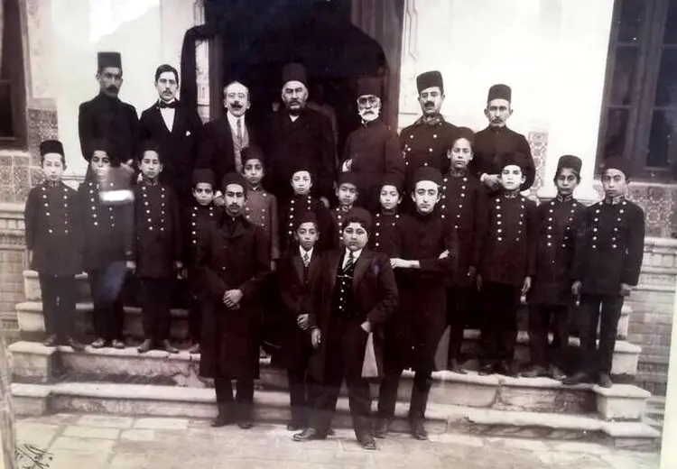 کارنامه تحصیلی احمدشاه قاجار | تاریخ ۶ و نقاشی ۵ + عکس