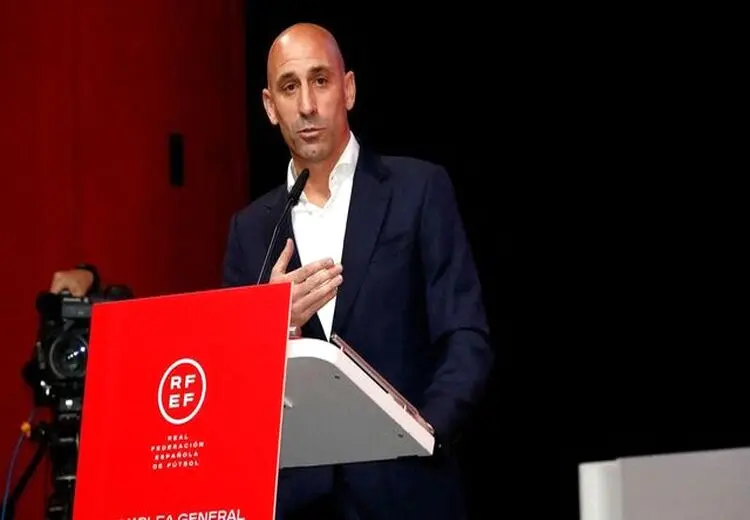 تعلیق ۳ ماهه رئیس پرحاشیه فدراسیون فوتبال اسپانیا 