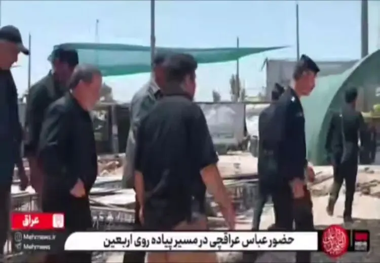 سید عباس عراقچی در مسیر پیاده روی اربعین