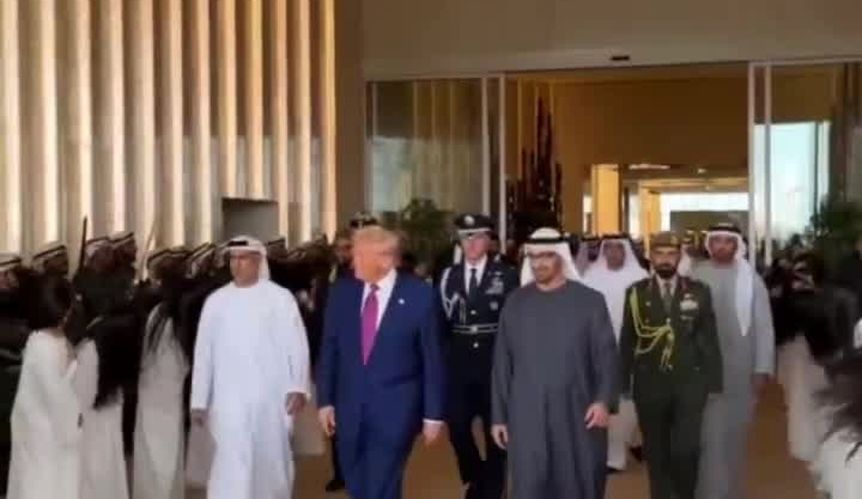  استقبال عجیب دختران اماراتی از ترامپ!