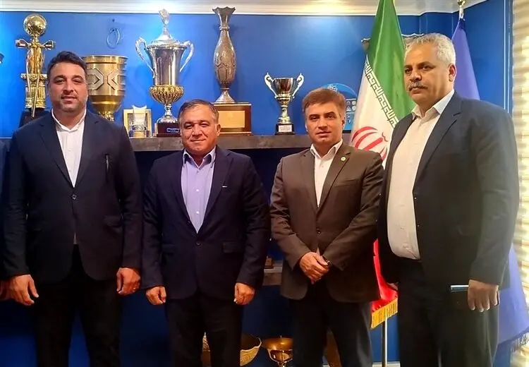 جلسه علی تاجرنیا و احسان حدادی برای ورود باشگاه استقلال به لیگ دوومیدانی