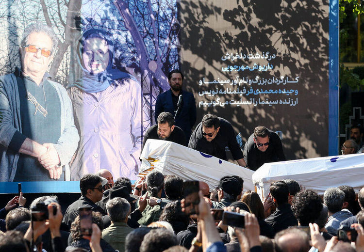 اصلاح‌طلب معروف در مراسم تشییع داریوش مهرجویی و همسرش + عکس