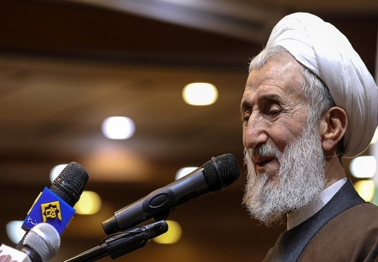 به نظر می‌رسد امام جمعه تهران از چگونگی انتخابات، قیمت‌ها و پر کشیدن مرغ اطلاعی ندارد