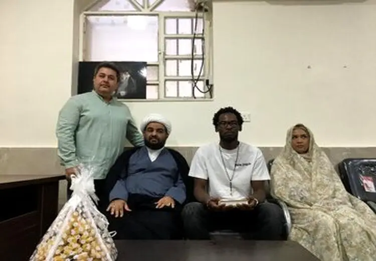 یک جوان نیجریه در بندر ماهشهر مسلمان شد + عکس