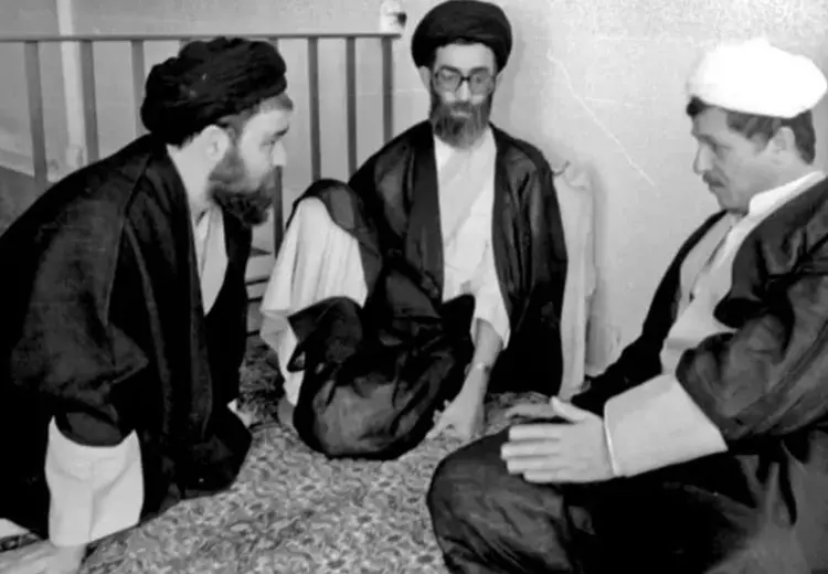 به احمدآقا تلفنی گفتم به امام عرض کند که امروز در صحبت‌های خودشان، مردم را تشویق به رفتن به جبهه‌ها کند