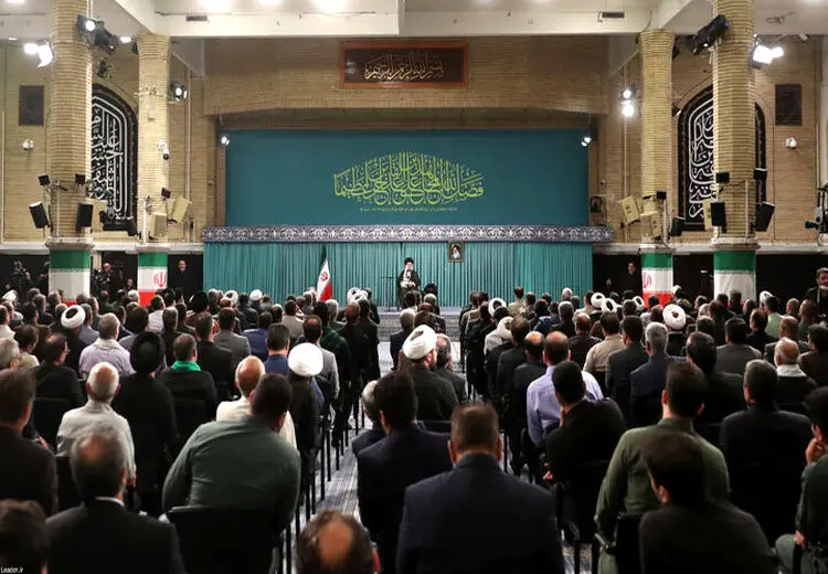 رهبر انقلاب: انتقال سیره عملی شهدا به نسل جوان، وظیفه‌ای مهم است