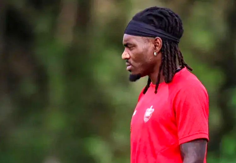 دو دستگی در رختکن پرسپولیس و کودتای بازیکن خارجی تیم علیه هاشمیان!