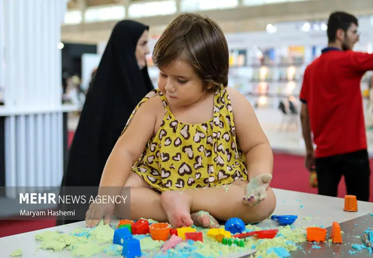 در شرایط جنگ، برای کاهش استرس کودکان چه کنیم؟
