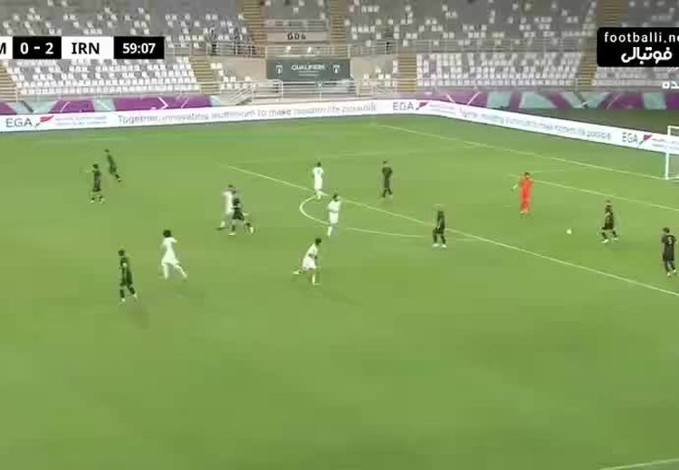 لحظه اشتباه عجیب و خنده‌دار ملی‌پوش استقلالی مقابل دروازه گوام