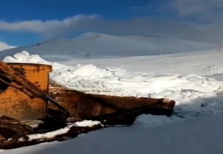 ویدیویی از بازگشایی جاده گم شده در برف!