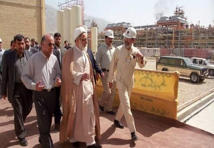 عکسی از ناطق نوری در کنار وزیر نفت دولت روحانی