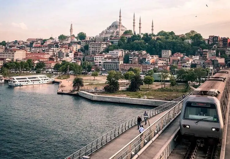 سفر چند؟/ قیمت تور خارجی، 16 برابر دستمزد کارگر
