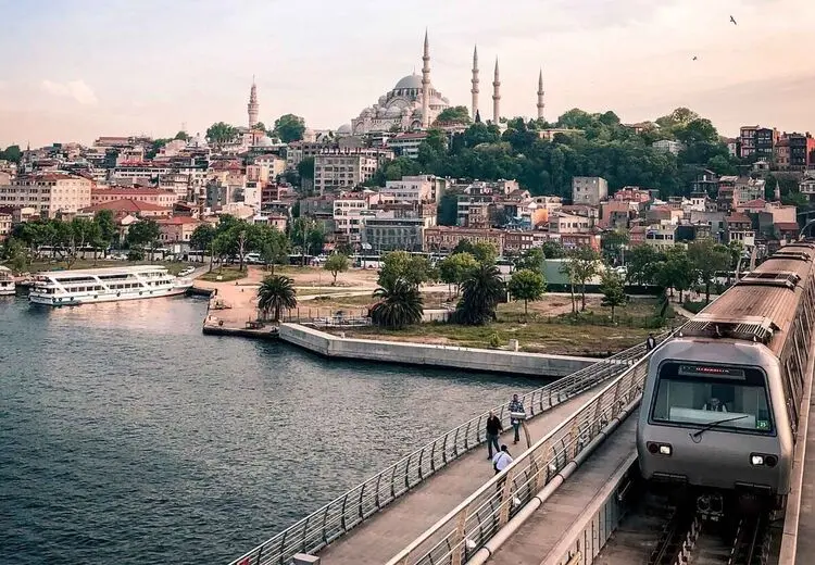 سفر چند؟/ قیمت تور خارجی، 16 برابر دستمزد کارگر
