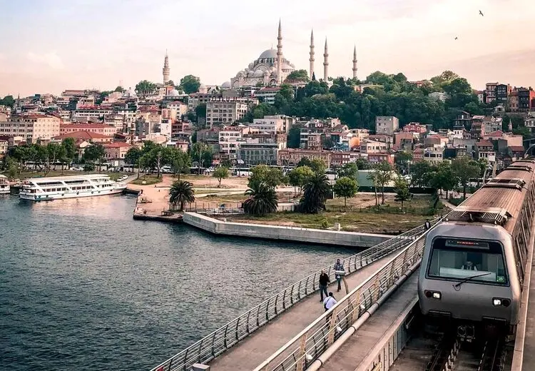 سفر چند؟/ قیمت تور خارجی، 16 برابر دستمزد کارگر
