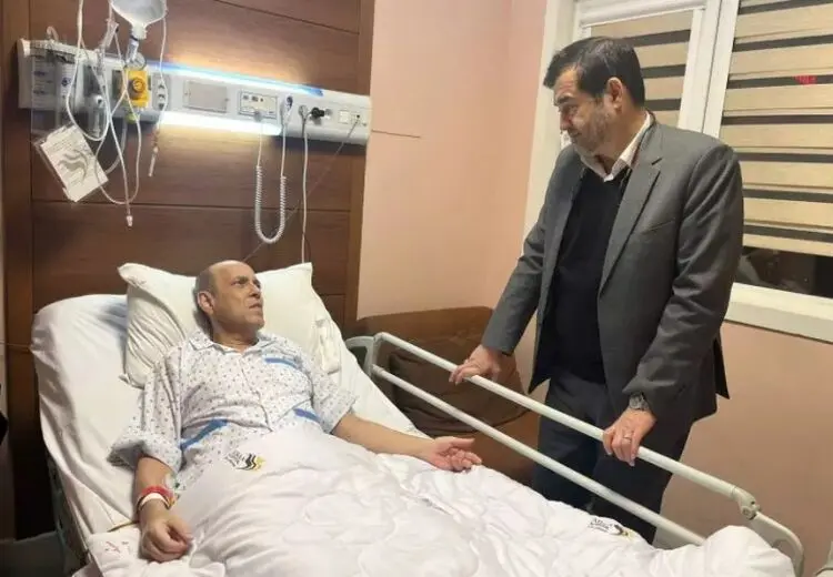 عیادت وزیر ورزش و جوانان از احمد سعادتمند
