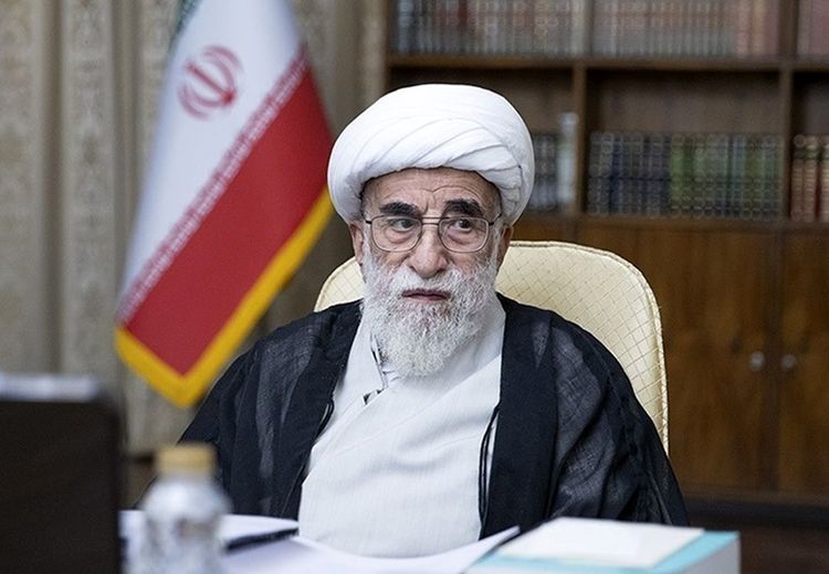 تصویر جدید آیت‌الله جنتی با ویلچر خبرساز شد + عکس
