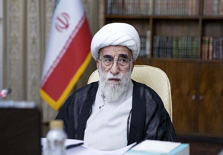 تصویر جدید آیت‌الله جنتی با ویلچر خبرساز شد + عکس
