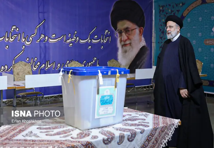 بازدید رئیسی از بخش‌های مختلف ستاد انتخابات کشور  