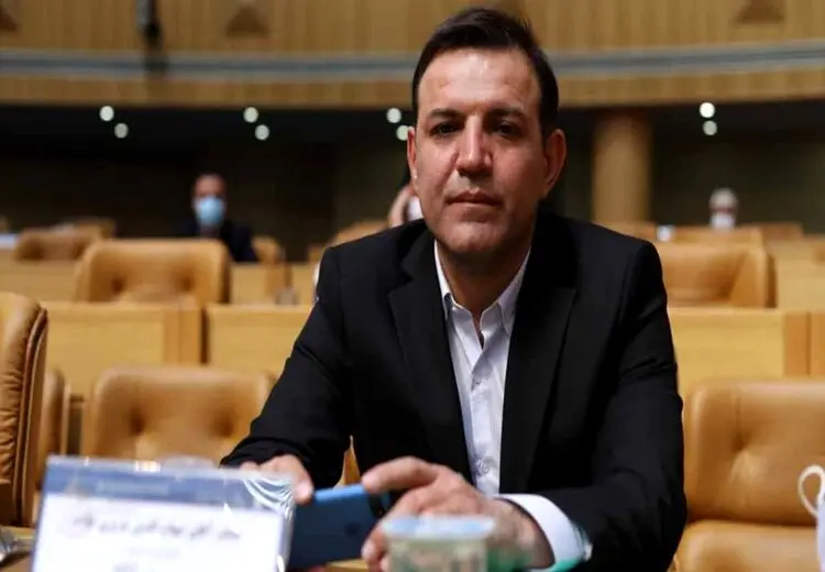 حکمی که مانع از حضور عزیزی خادم در انتخابات می‌شود!