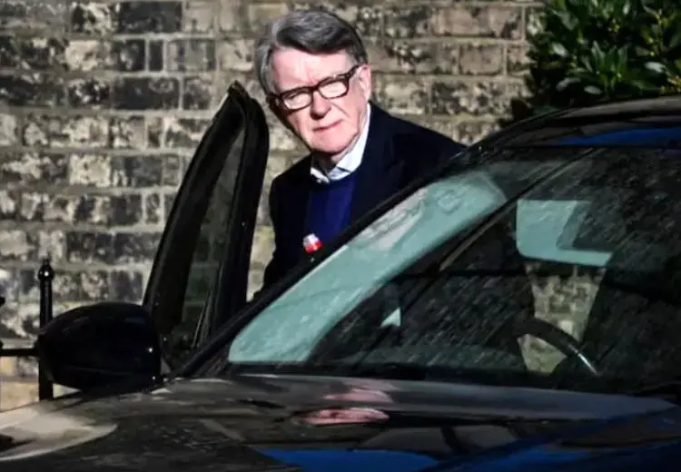 سفیر پیشین انگلیس در آمریکا بازداشت شد