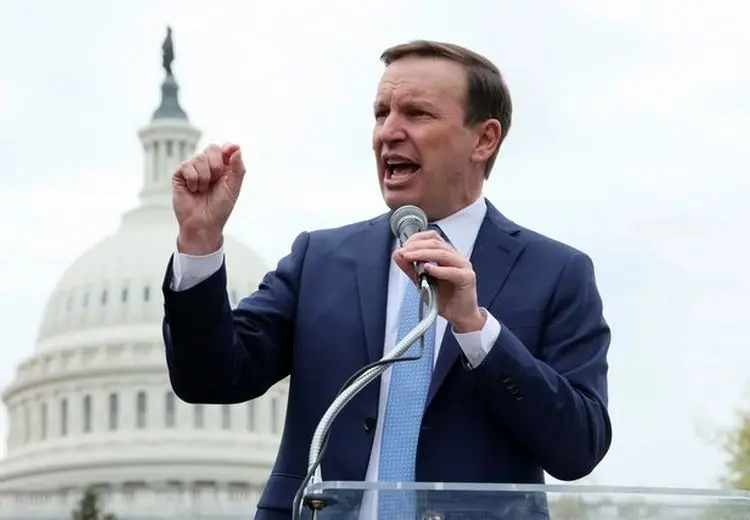 اظهارات شوکه کننده سناتور آمریکایی در مورد ترامپ!