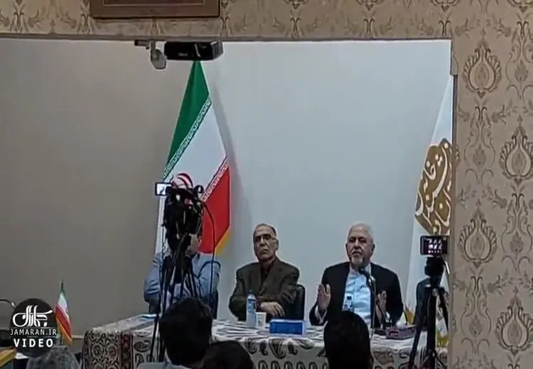 حمله ظریف به دلواپسان و طعنه به خبرگزاری‌ فارس: در تابلو اعلانات دانشگاه می‌نویسند برای یاد گرفتن روش فروش منافع ملی به کلاس ظریف مراجعه کنید! + فیلم