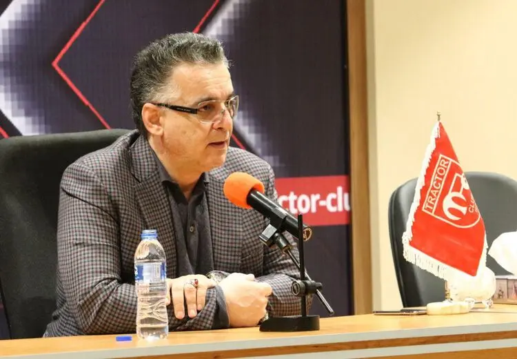 پیام زنوزی به تراکتوری‌ها: سرتان را بالا بگیرید !