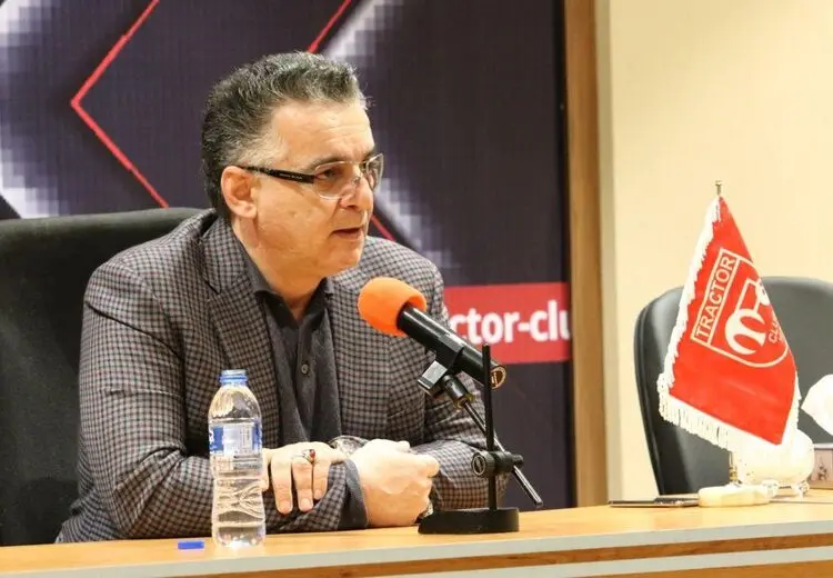 پیام زنوزی به تراکتوری‌ها: سرتان را بالا بگیرید !