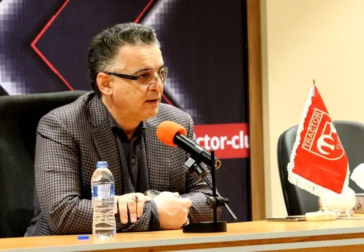 پیام زنوزی به تراکتوری‌ها: سرتان را بالا بگیرید !