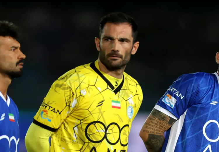 گلر استقلال از اتوبوس تیم جا ماند!