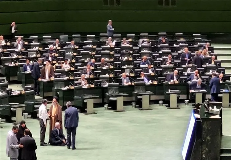 الیاس نادران باز در مجلس تحصن کرد! + عکس