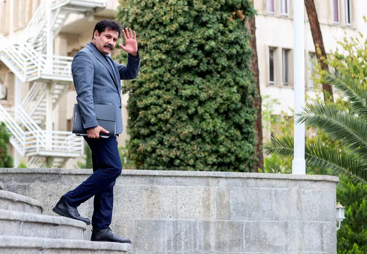 شما که می گفتید بخشهای امنیتی برجام فاش شود چون مردم نامحرم نیستند، چرا الان از گفتن واقعیتها توسط پزشکیان می ترسید؟