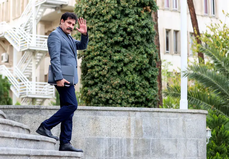 شما که می گفتید بخشهای امنیتی برجام فاش شود چون مردم نامحرم نیستند، چرا الان از گفتن واقعیتها توسط پزشکیان می ترسید؟