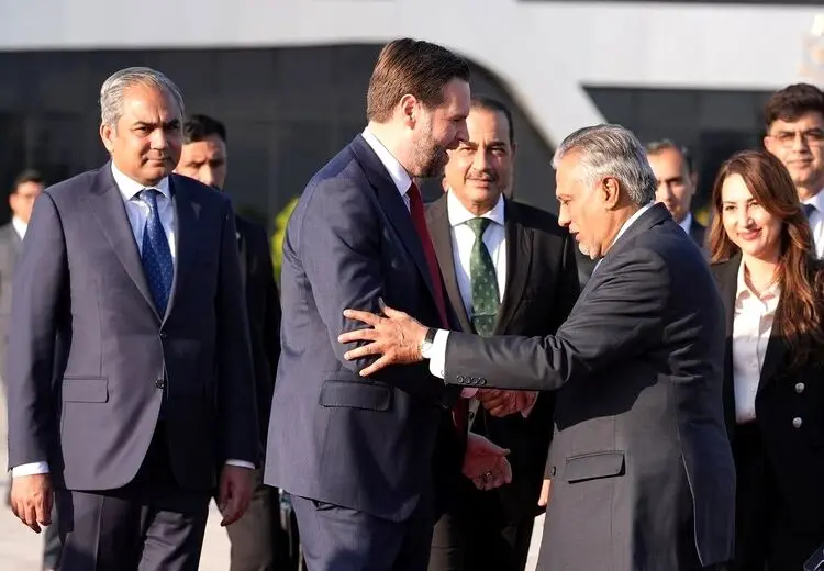 خروج هیات آمریکایی از پاکستان / عکس
